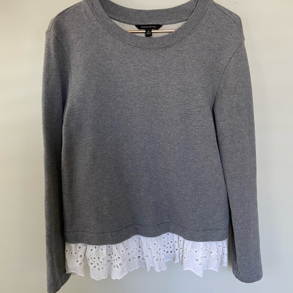 Banana republic crew neck top with lace hem